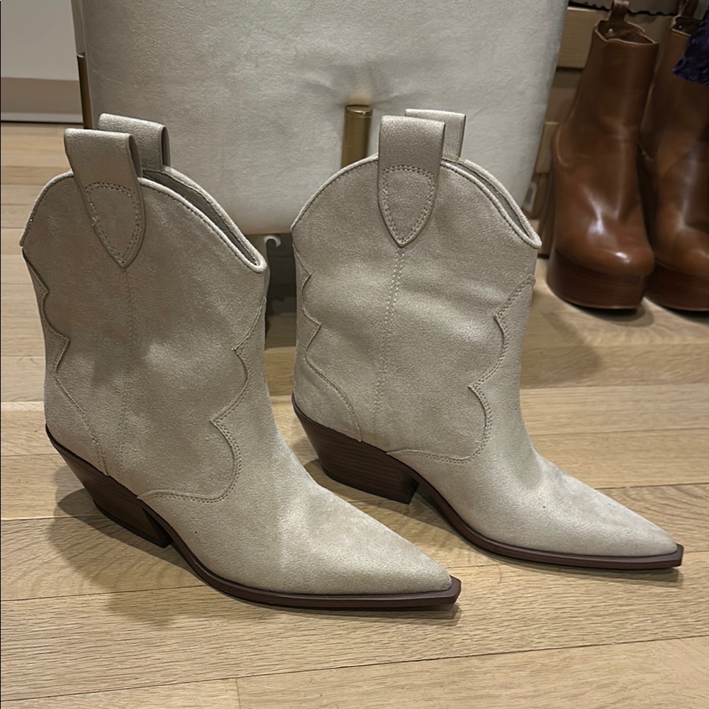 NEW H&M Women's Cream Western Ankle Boots